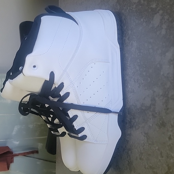 Athletic running shoes - Picture 3 of 4